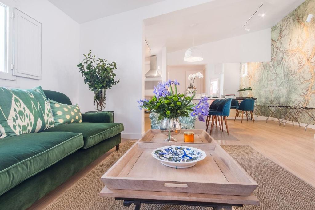 Charming Apartment with Terrace in Salamanca