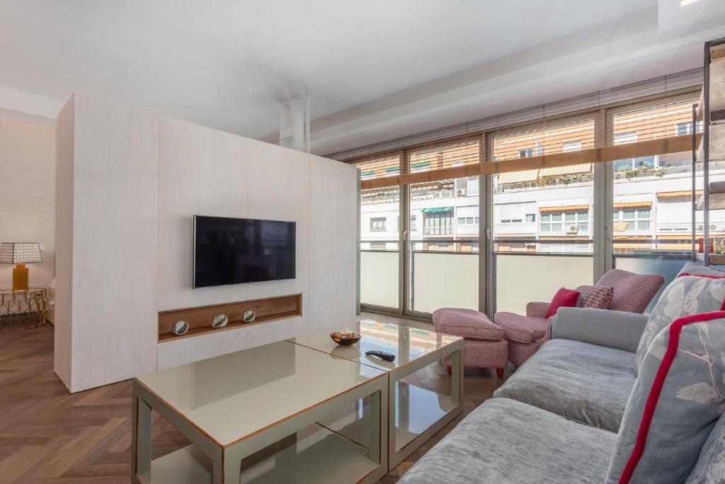 Bright Functional Studio Near Bernabéu