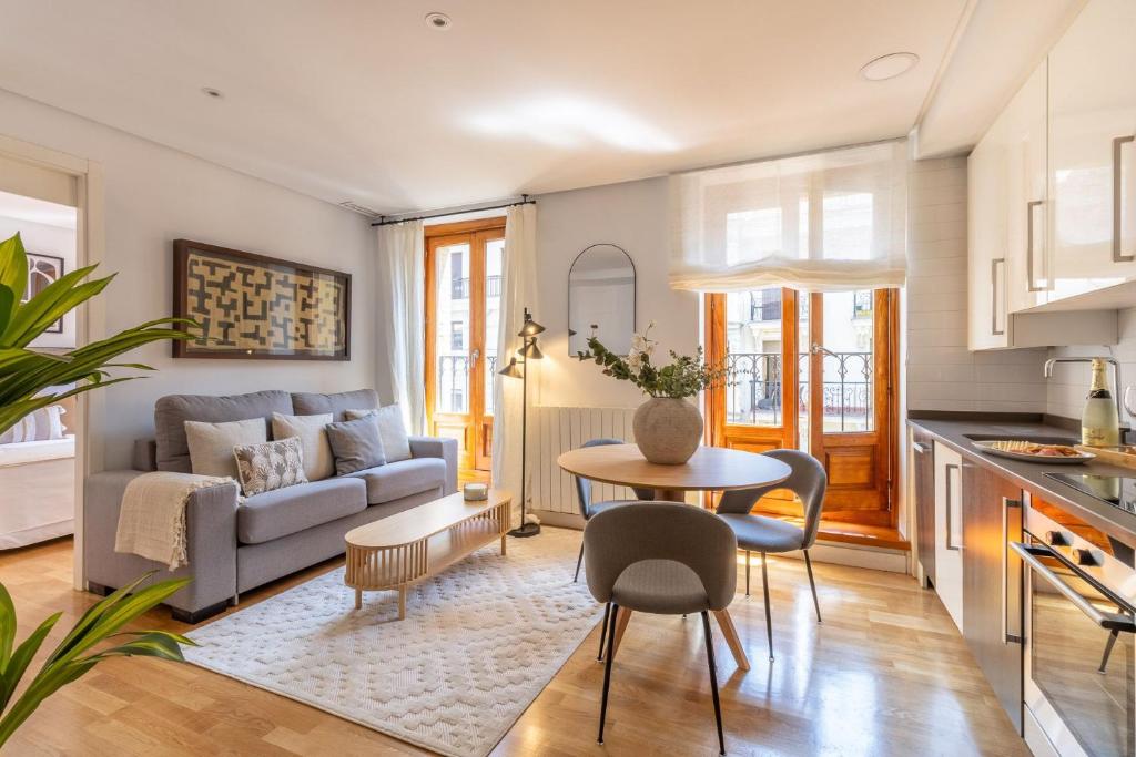 Cozy Apartment for Two in Alcalá Area