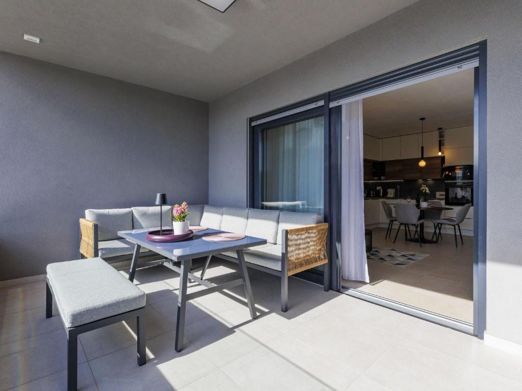 Apartment Vesna by Interhome
