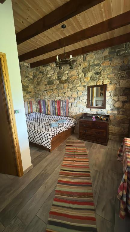 Traditional Stone Home for 2 - Pholeos Mountain Homes