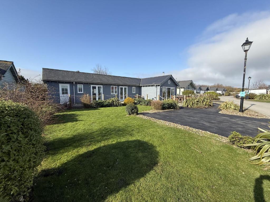 Luna Azul at The Bay Filey, sleeps up to 8, and 2 dogs stay for free! 6