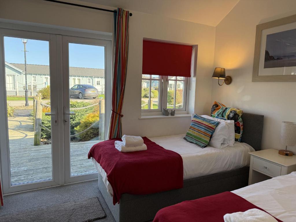 Luna Azul at The Bay Filey, sleeps up to 8, and 2 dogs stay for free! 7