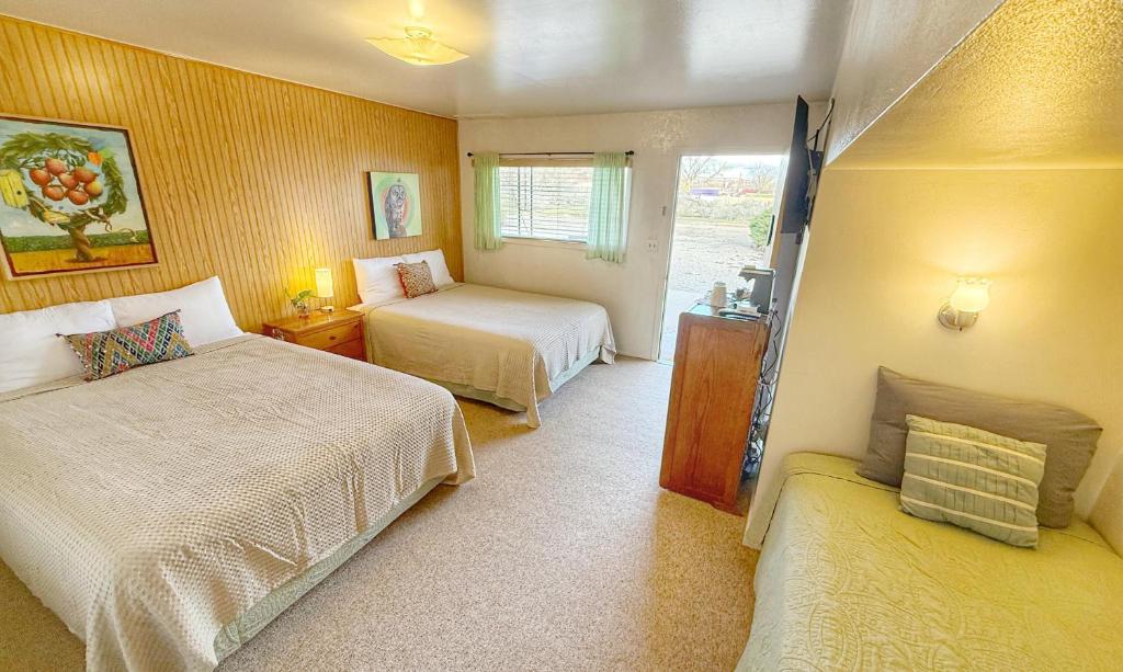 Gallery image of Mokee Motel in Bluff