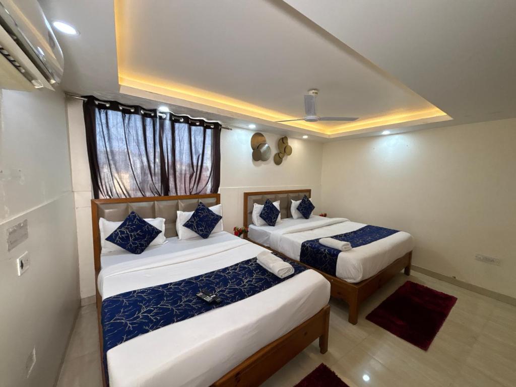 Hotel Royal Plaza At IGI Airport photo
