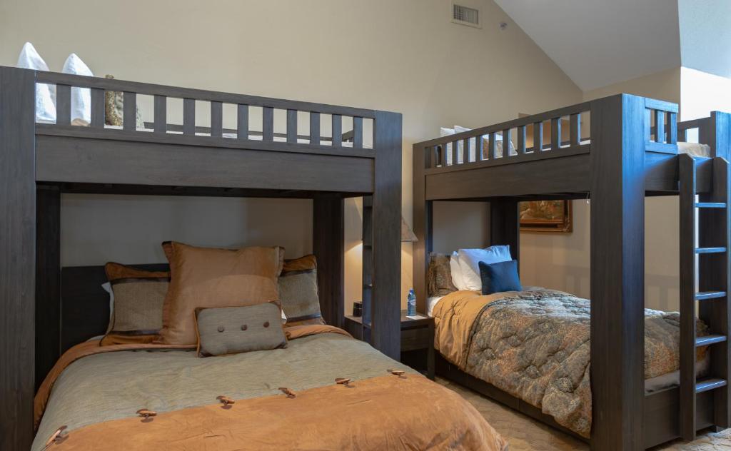 Faraway Jackson Hole photo