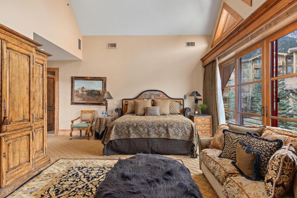 Faraway Jackson Hole photo