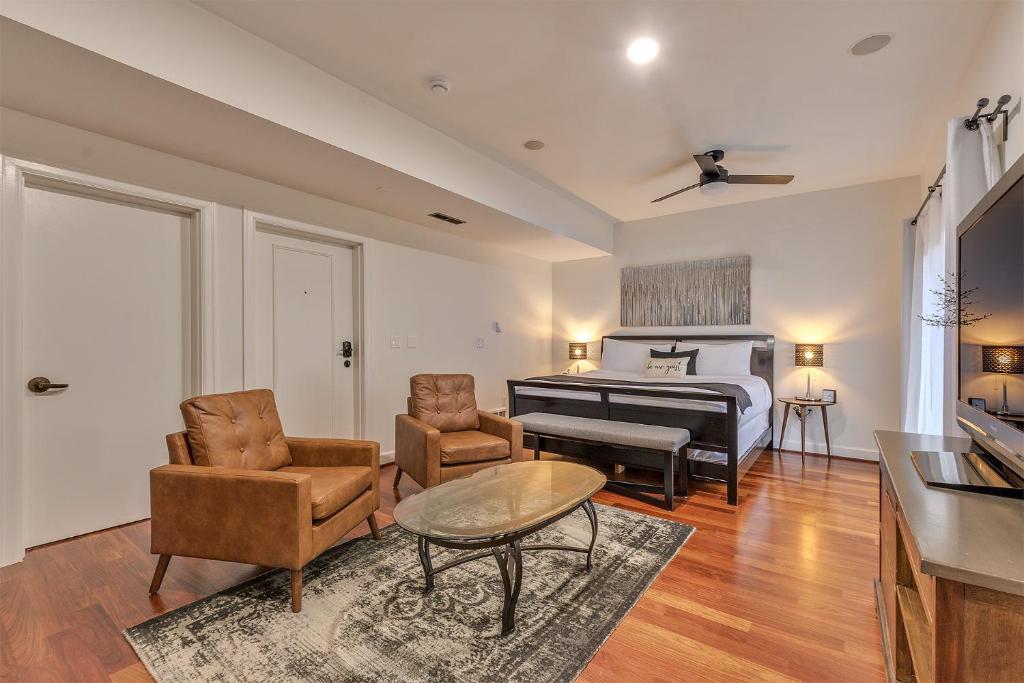 The Orenco Station Hotel - 