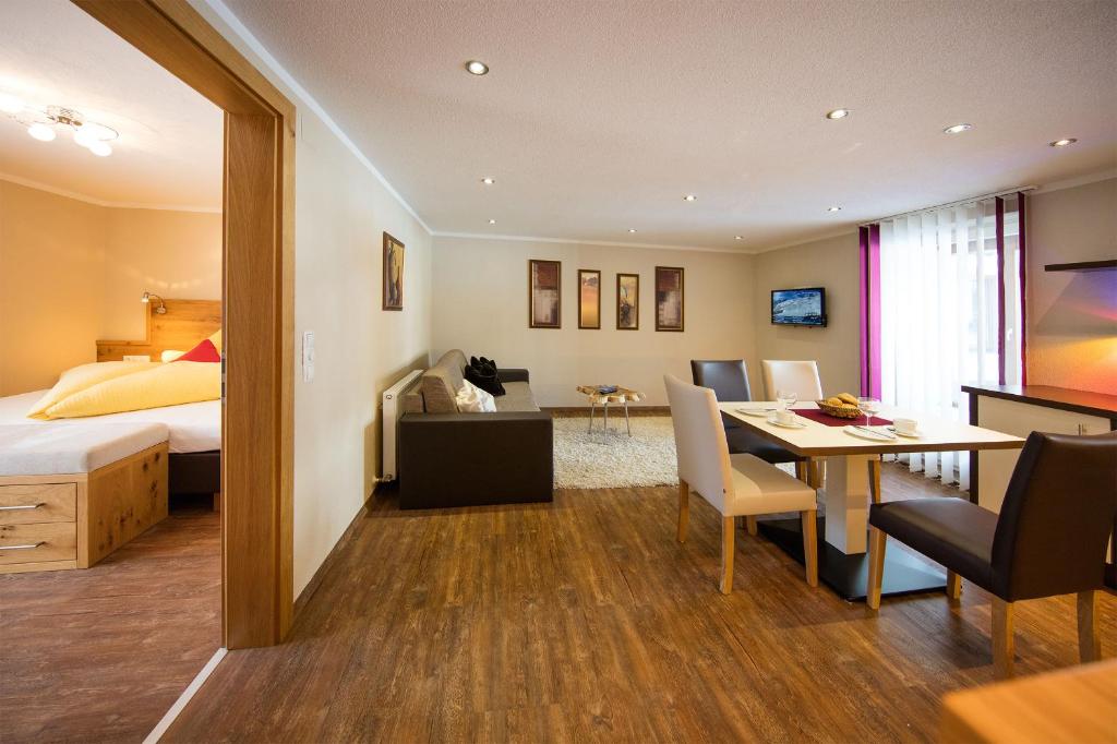 Postel nebo postele na pokoji v ubytování Haus Stefanie
