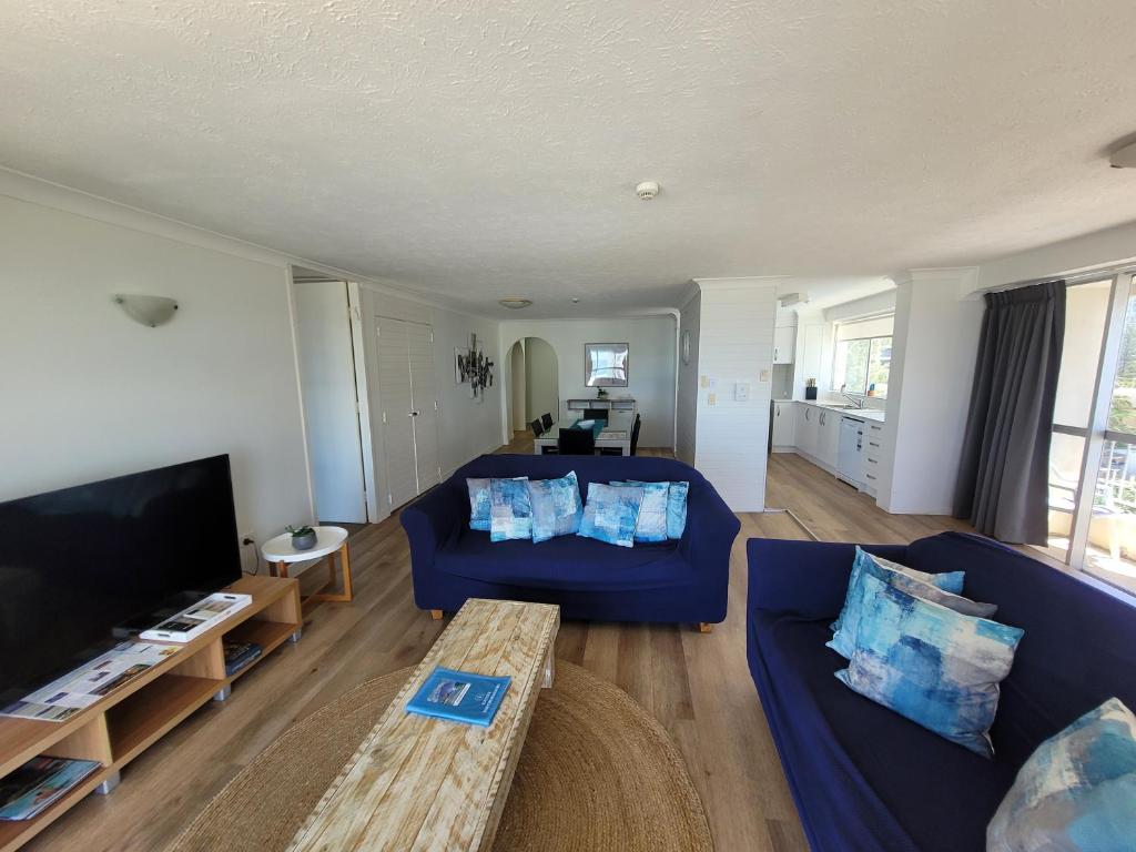 Surfers Chalet photo