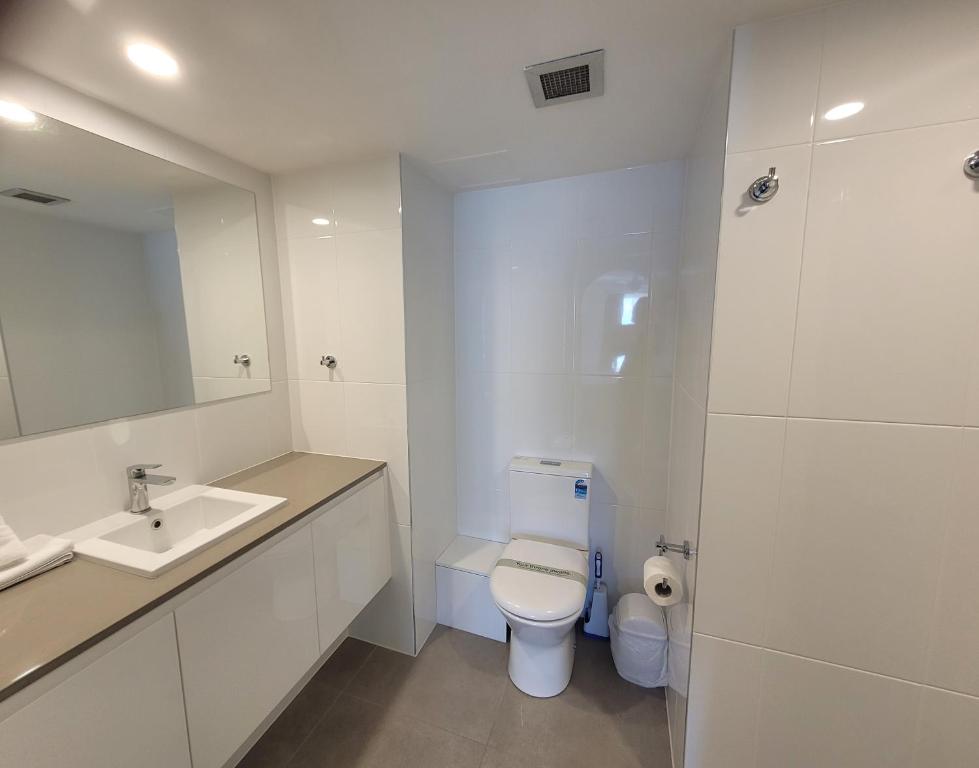 Surfers Chalet photo