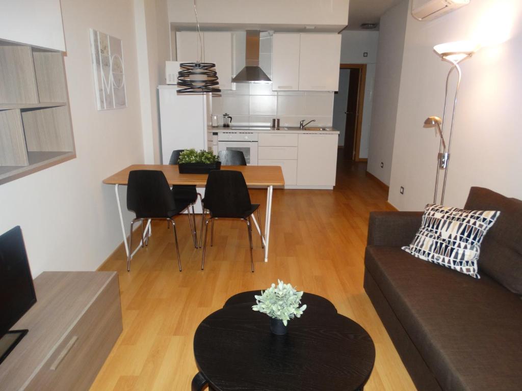 Kuchyňa alebo kuchynka v ubytovaní Málaga Apartamentos - Jinetes, 14