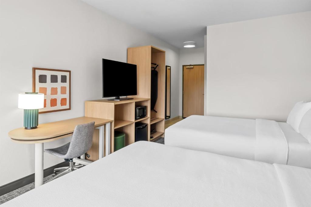Spark By Hilton Garland Dallas East - Queen Kamer Met 2 Queensize Bedden