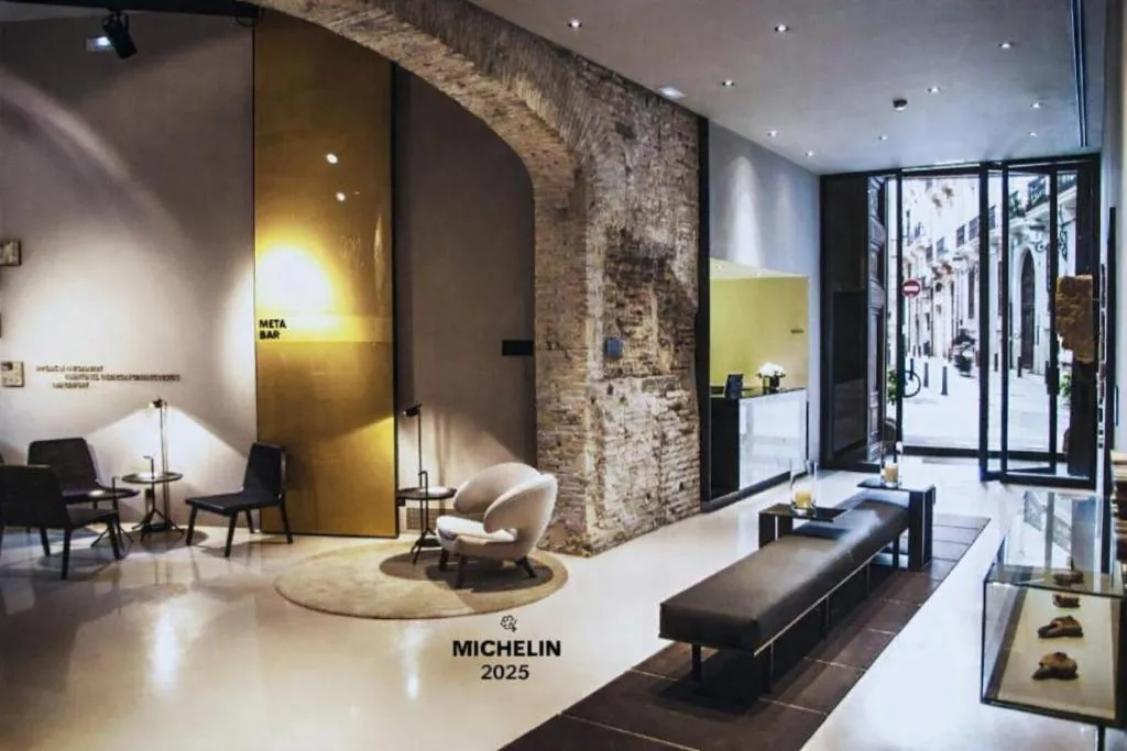 Caro Hotel