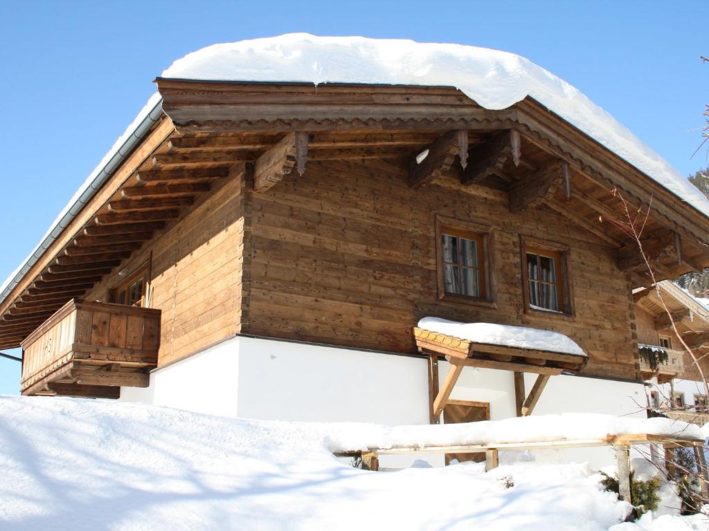 冬のComfortable Cottage near Ski Area in Leogangの様子