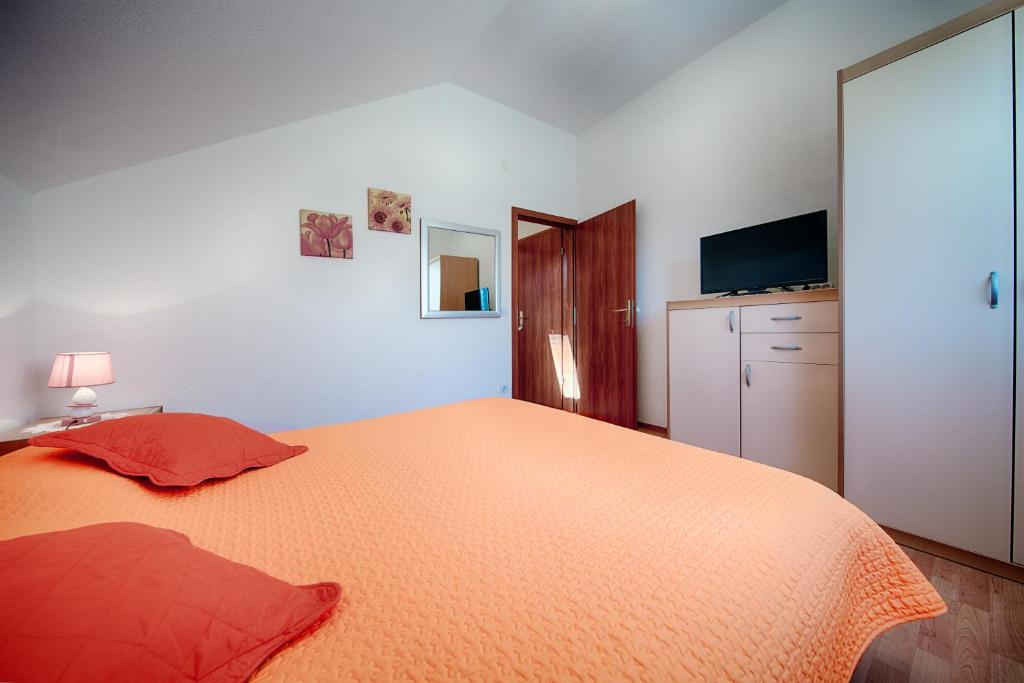 Photo de la galerie de l'établissement Apartments and Rooms Dis, à Vis
