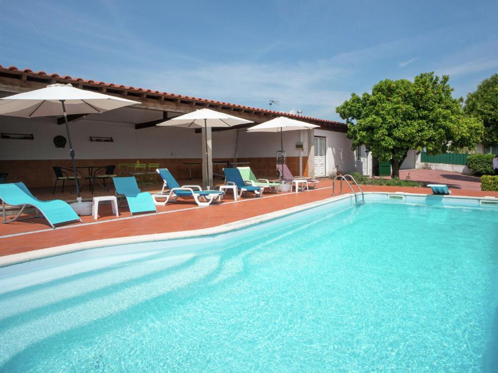 Holiday Home in Arcozelo with private terrace tesisinde veya buraya yakın yüzme havuzu