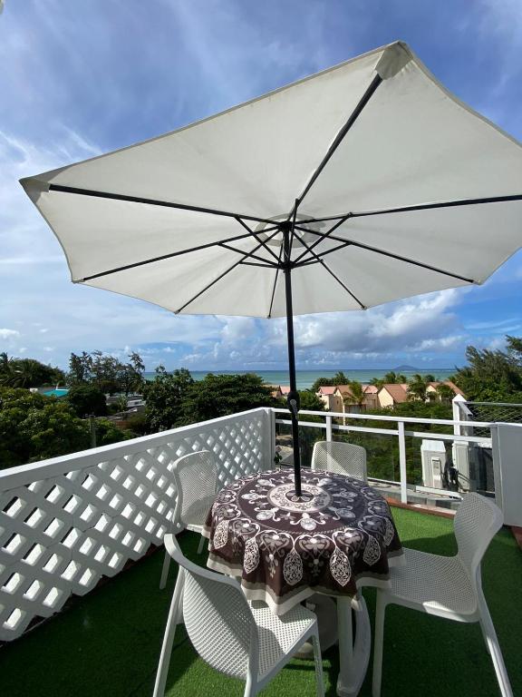 Le Dauphin - Vu mer accès plage à pied