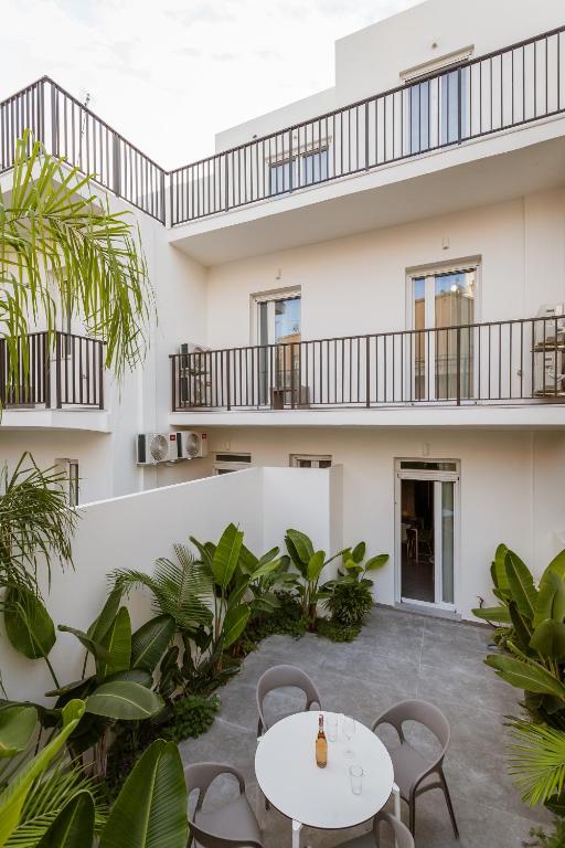 Luxury Apartments Of Colossus