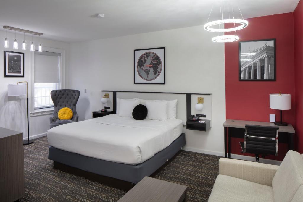 Ramada by Wyndham Jersey City - 
