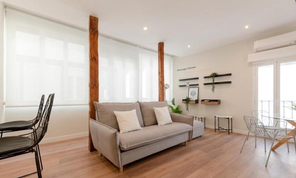 Refurbished and bright-Pool-1Bed 1Bath-Chueca