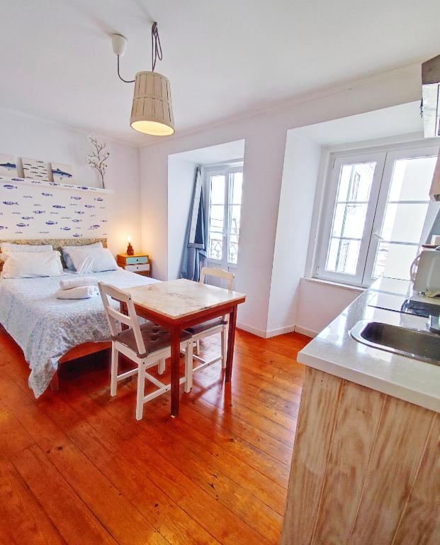 Alfama Sunshine Studio
