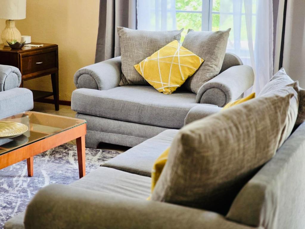 Bonvue Soufriere, town center, 2BR Spacious, Wi-Fi