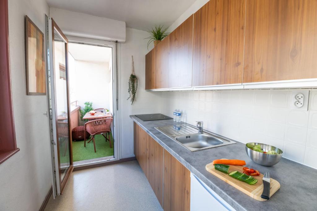 Studio balcon, proche gare, aéroport et frontière – photo 10