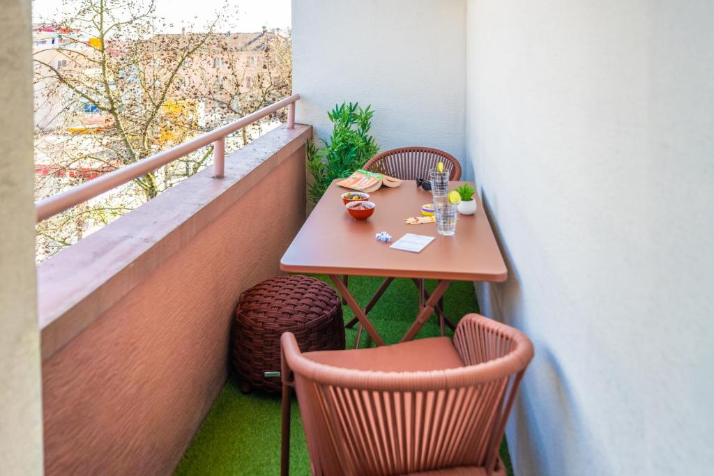 Studio balcon, proche gare, aéroport et frontière – photo 11