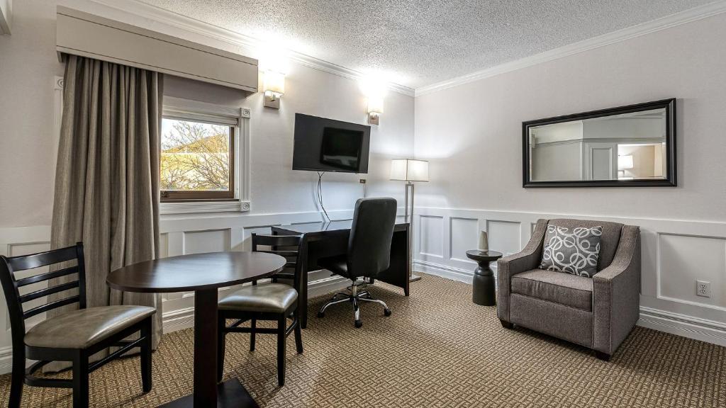 University Inn photo