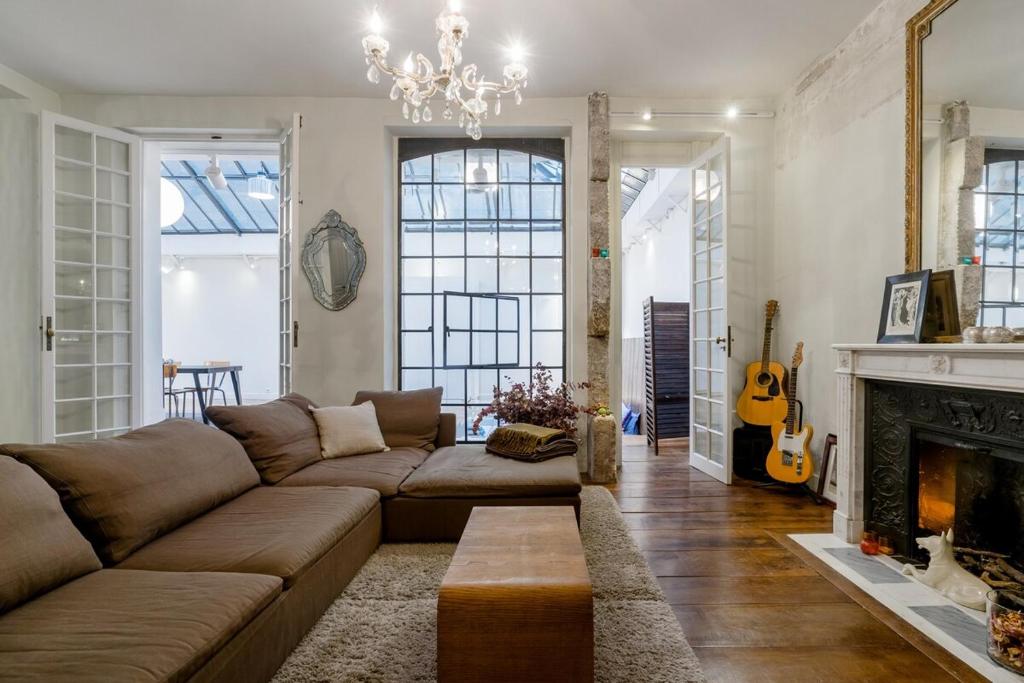 Charming chic apartment in Upper Marais 160m