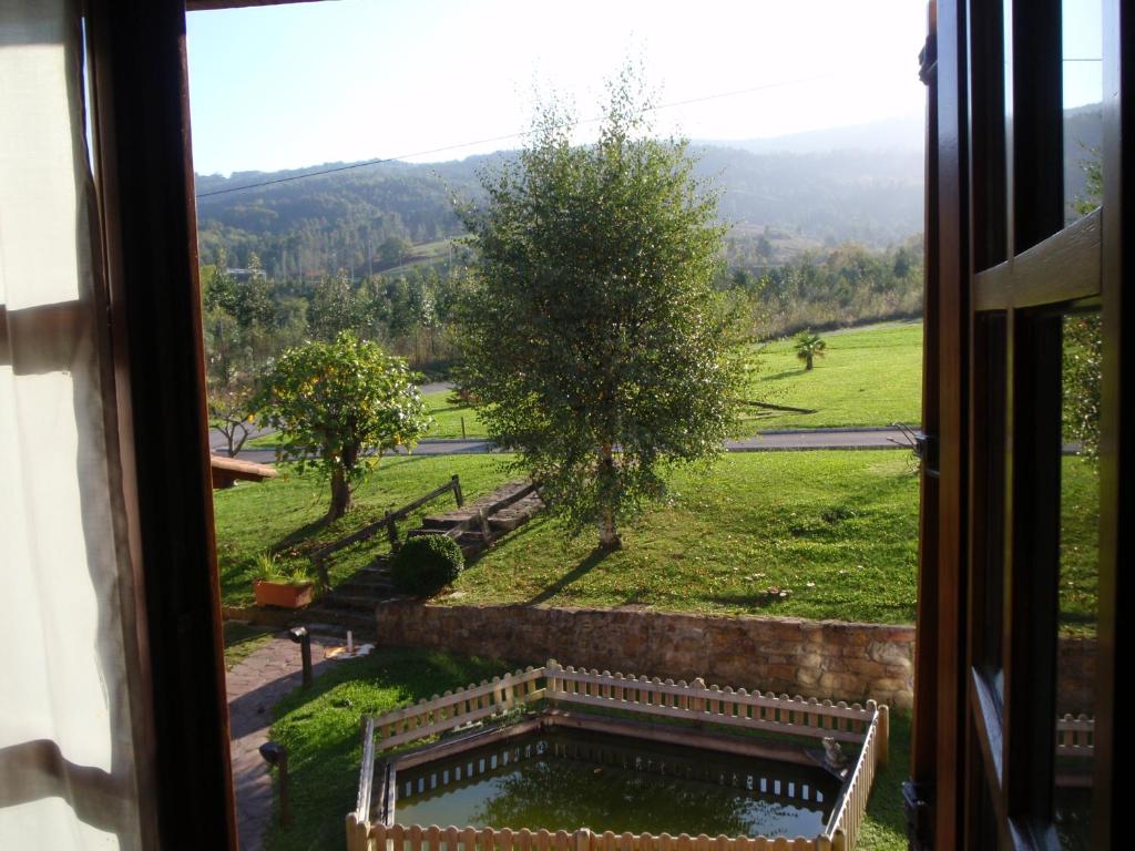 Nespecifikovaný výhled na hory nebo výhled na hory při pohledu z hotelu