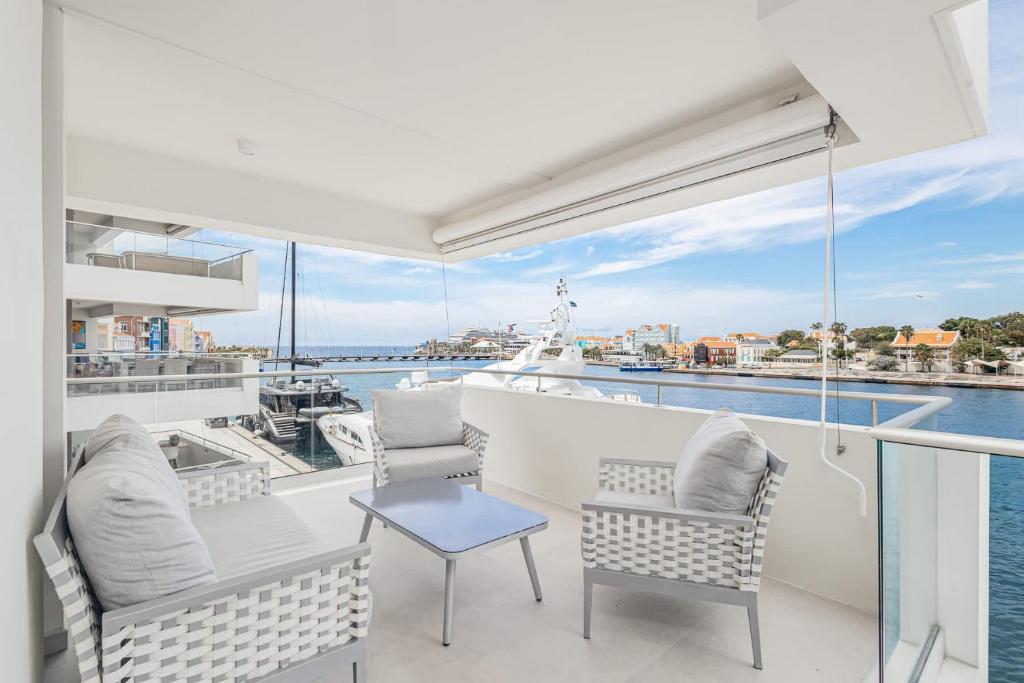 The Aurum Marina - Adults only
