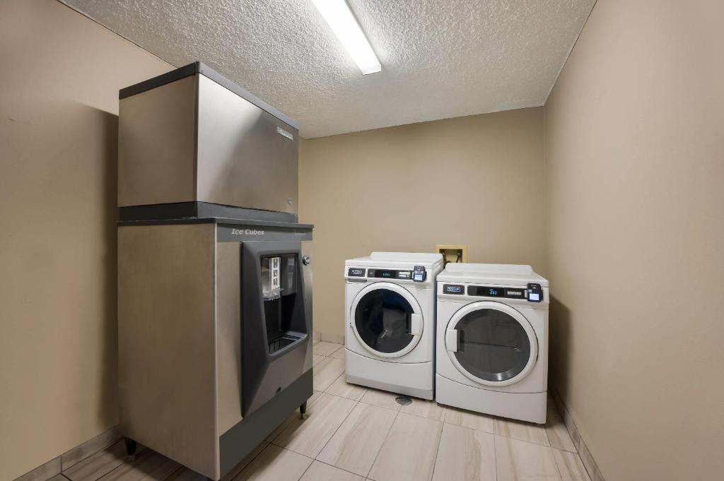Quality Inn & Suites Canon City photo
