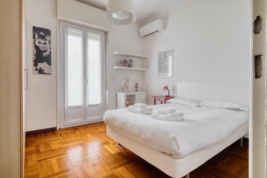 Just Urban Stays - Bright and modern flat with terrace