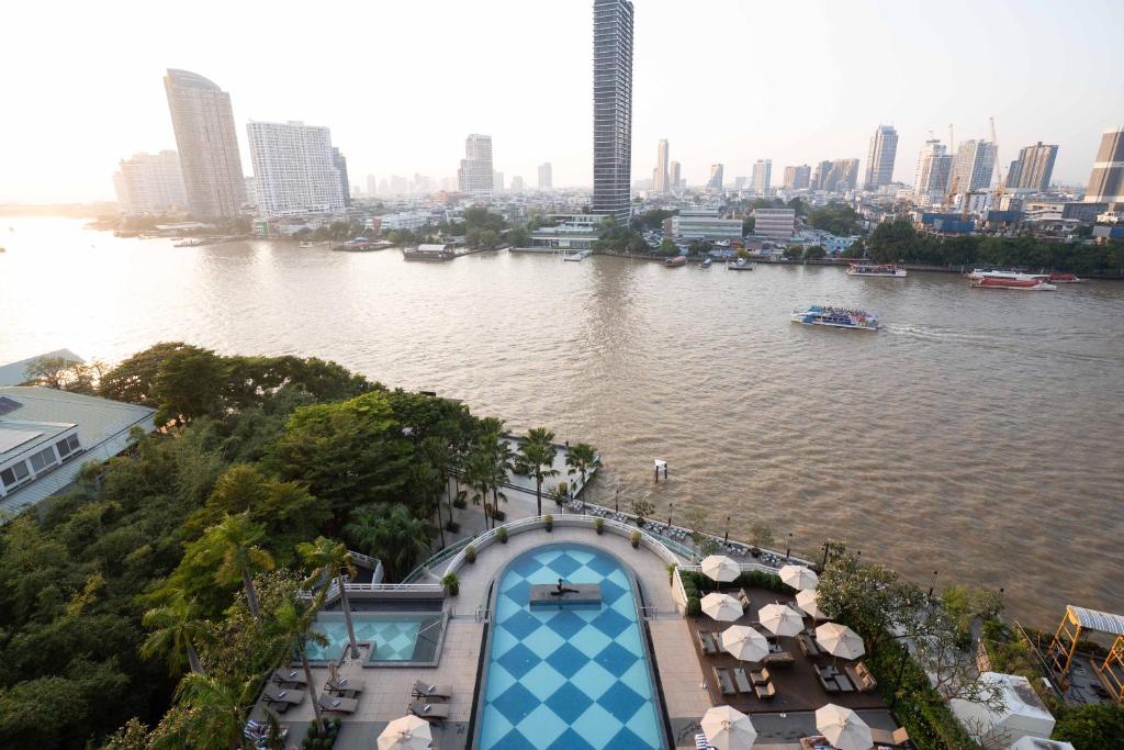Bangkok Hotel mit Infinity-Pool auf dem Dach - Chatrium Hotel Riverside Bangkok