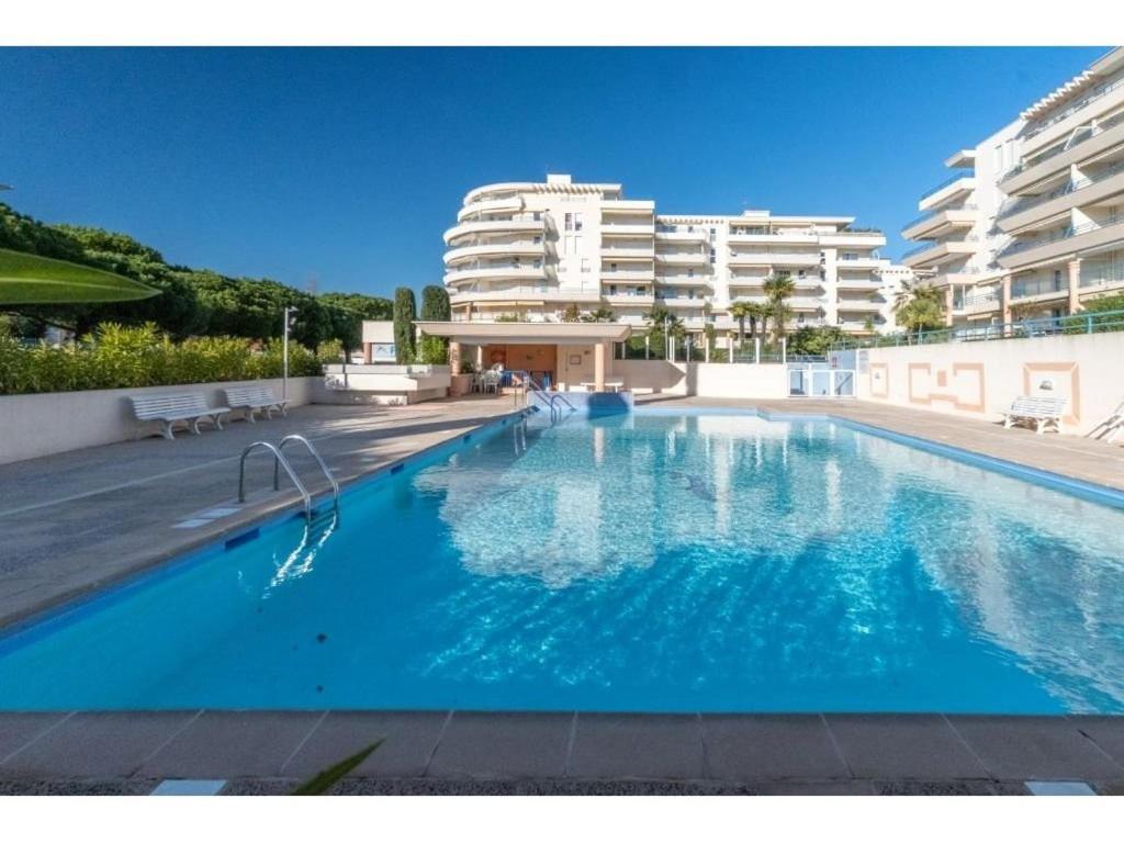 FS280-645 Appt studio cabine 4 personnes FREJUS
