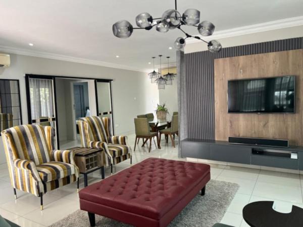 Ruang duduk di Block 10 Property