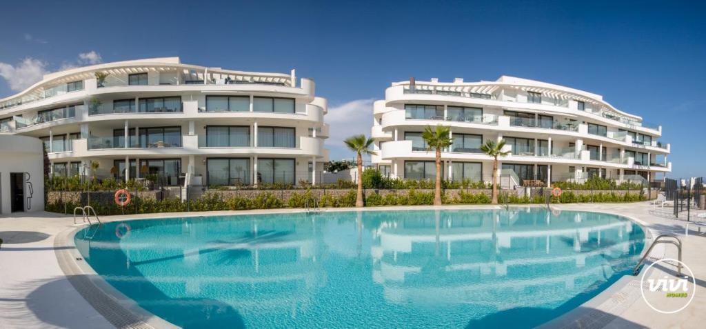 ViVi Homes - Cameron Pool, Patio, Garden & Beach