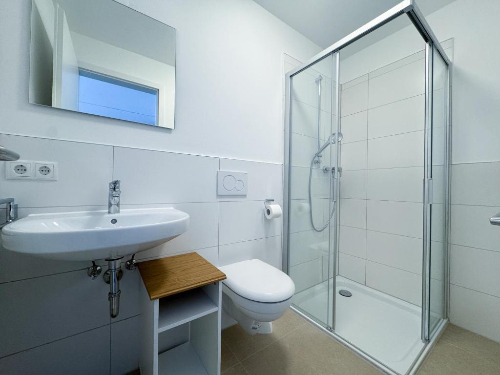 A2 Hotel Memmingen - SELF-CHECK-IN - Single Room With Shared Bathroom