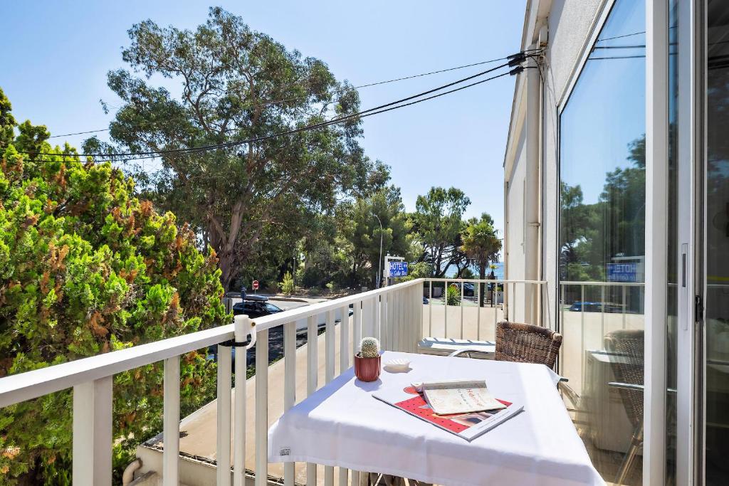 Hotel Le Golfe Bleu - Double Room With Balcony And Partiel Seaview