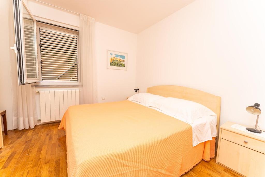Apartment in Rabac with 2BDR close Maslinica beach, 06