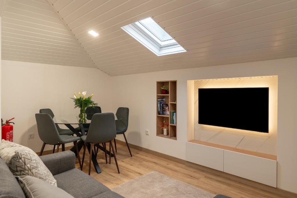 Lira's Loft - New Modern Loft In Calheta - Madeira