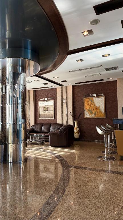لابی و فضای عمومی Iron Hotel Baku - تصویر ۵