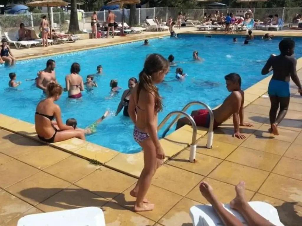 Camping 3 étoiles - Piscine - ccbfgbf