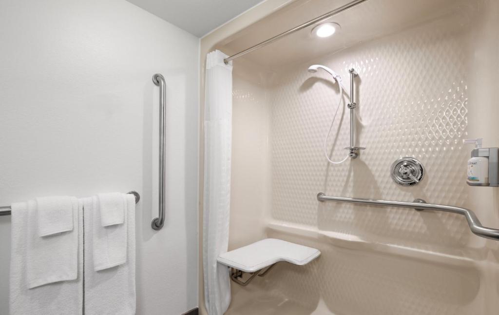 Wyndham Garden Totowa - 