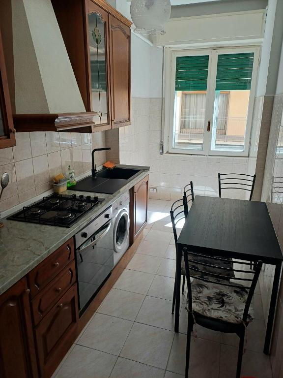 Ett kök eller pentry på ALTEREGO HOUSE RAPALLO