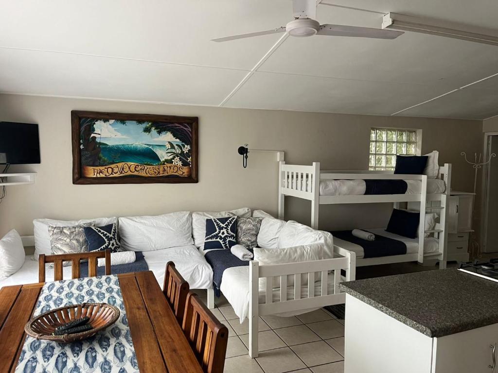 Ansteys Beach Self Catering Apartments - 