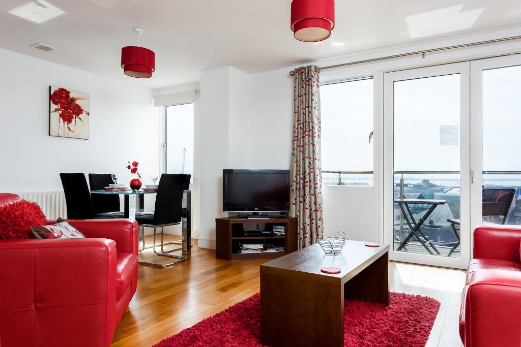 Purbecks - Superb views to Poole Harbour and Purbeck Hills