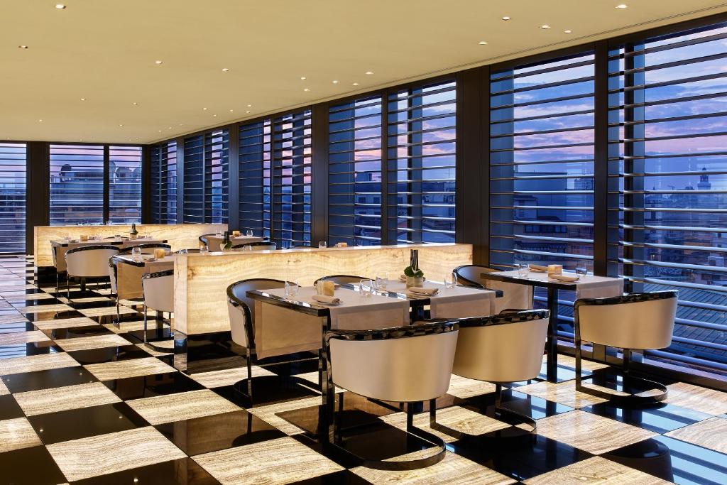 Restaurace v ubytování Armani Hotel Milano